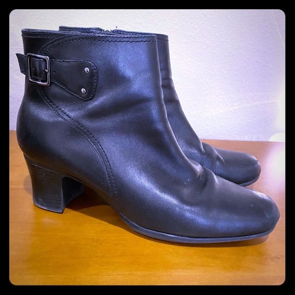 clarks heeled boots